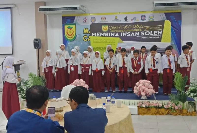 Tiba di Kuala Lumpur, Rombongan Sidoarjo Disambut Ribuan Murid dan Guru