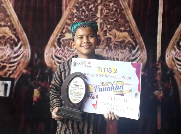 SDM 18 Rebut Juara Jemparingan dengan Gelar Titis