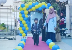 Taman Balon Warna-Warni Menyambut Siswa Baru di Sekolah Ini
