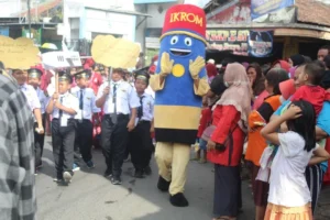 SDM 3 Ikrom Wage Juara I Pawai Pra-Musycab