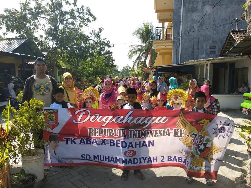 Lewat Karnaval Pakaian Adat Ini Menyampaikan Pesan Bersatu dalam Keragaman