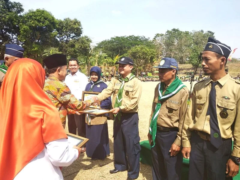Sekolah Ini Terima Penghargaan Penggerak Filantropi Cilik Teraktif