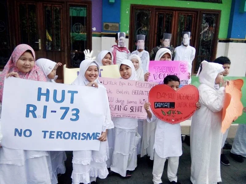 Belum Berhak Mencoblos, Anak-Anak SD Ini Titip Aspirasi kepada Capres dan Wakil Rakyat di Pemilu 2019