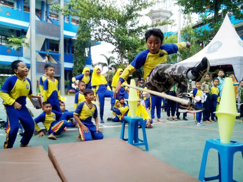 Di Sekolah Ini, Guru Olahraga Pun Disupervisi Cara Mengajarnya