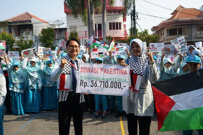 SDMM Kibarkan 524 Bendera dan Pamerkan Poster Palestina
