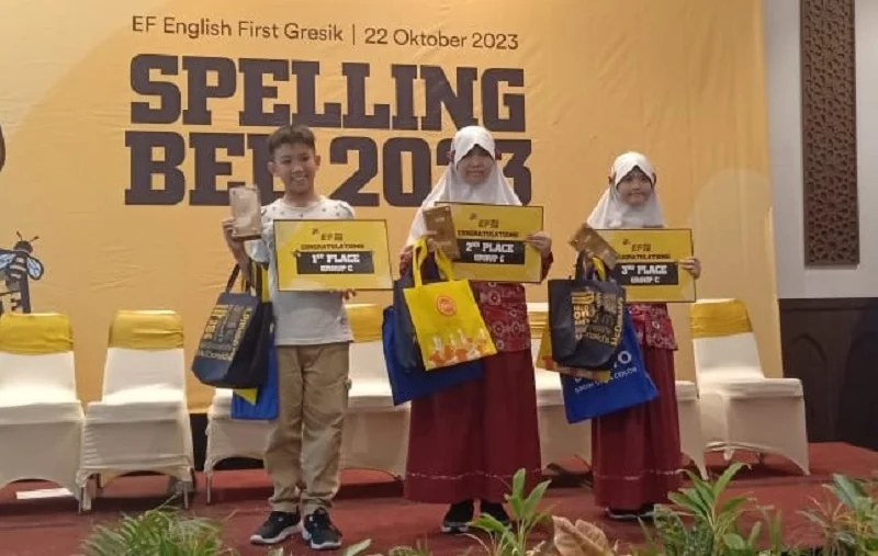 Dua Siswa SDMM Juara Spelling Bee