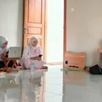 Guru SDMM Bikin Workbook Siswa Songsong Tapel Baru