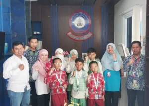 Enam Siswa SDMM ke Malaysia Ikuti Olimpiade Robotika