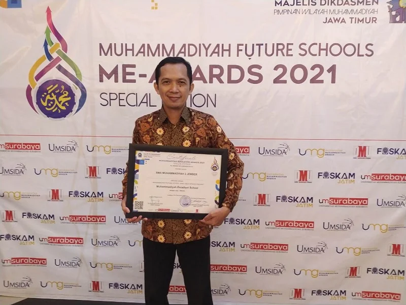 Kebanggaan Smamga Jember Raih Excellent School