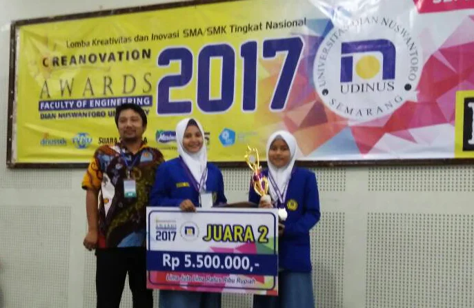 Lantai Partisi dari Limbah Kelapa Karya Siswa SMA Muhammadiyah 1 Babat Juara di Creanovation Award 2017