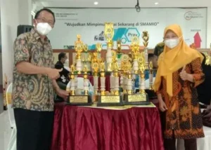 SMAM 8 Cerme Boyong Tujuh Piala FFU
