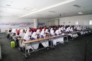Factory Tour Buktikan Rahasia Minuman Berbakteri