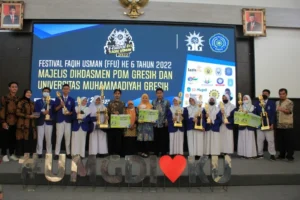 SMAM 8 Gresik Borong 10 Trofi Festival Faqih Usman