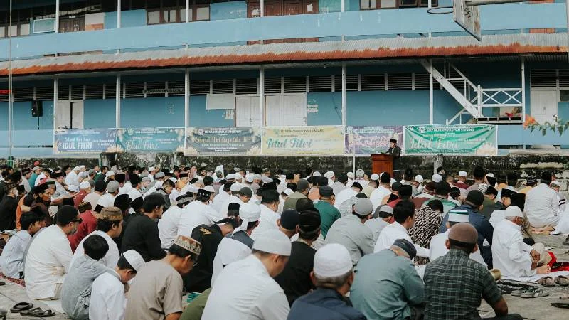 Ribuan Jamaah Hadiri Shalat Idul Fitri di SMAM Sintang