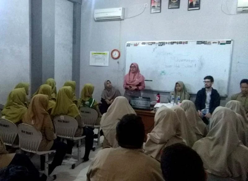 Belajar Bahasa Inggris Lewat Klub Dipandu Guru Portugal