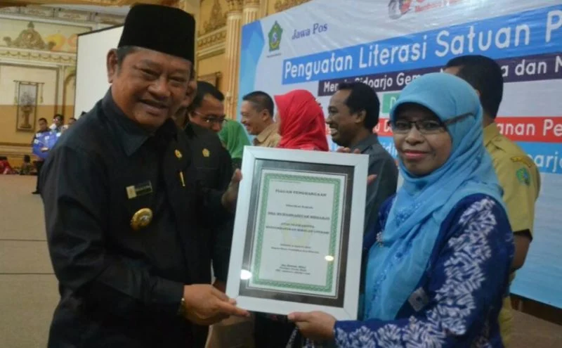 Singkirkan 1.000 Sekolah, Gebrakan Literasi SMAMDA Raih Penghargaan dari Bupati