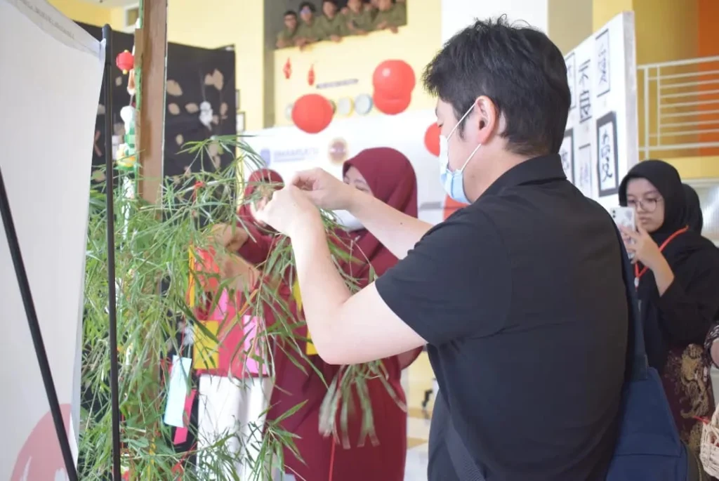 Kini Ada Japan Corner di Perpustakaan Teras Mentari Smamsatu Gresik