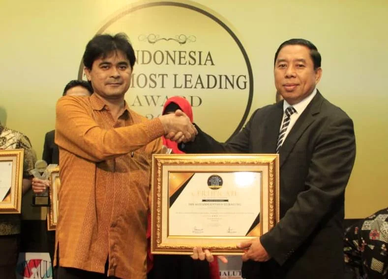 Terapkan 3 Sukses, SMK Models Terima Penghargaan Ini