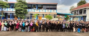 SMK Muda Genteng Upacara Hari Lahir Pancasila Kenakan Pakaian Adat