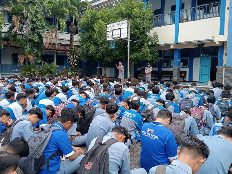 One Day One Hadits di Apel Pagi SMK Muda Genteng