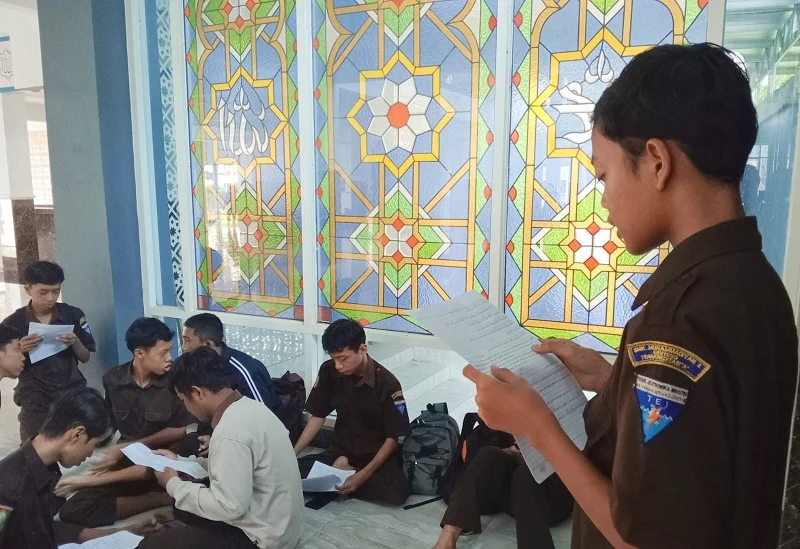 SMK Muda Genteng Praktik Cara Khotbah