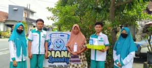 Rabu Pede SMK Muda Gresik, Siswa Pasarkan Produk Langsung ke Masyarakat