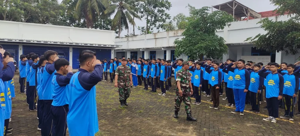 Pembekalan Siswa PKL, SMK Muda Genteng Undang Koramil