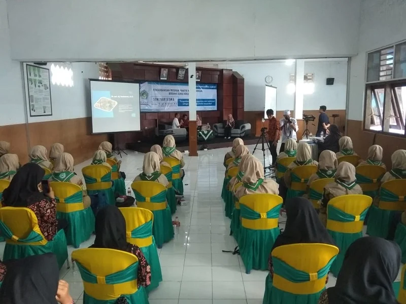 SMK Muhlibat Gelar Seminar Penggunaan Obat Tradisional