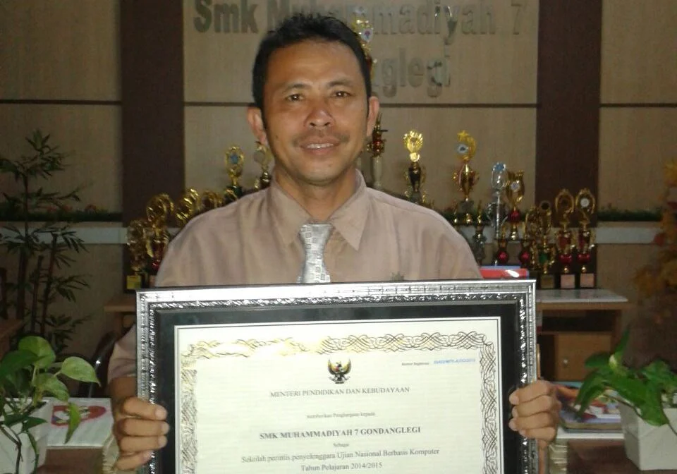 SMK Mutu Terima Piagam Perintis UNBK dari Kemendikbud RI