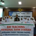 Praktisi Bank Ini Jadi Guru di SMK Rujukan Nasional