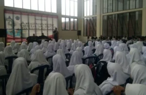 Pastikan Siswa Kerja sebelum Lulus,  SMK Mutu Gondanglegi Teken Kontrak dengan Dua Perusahaan Ternama