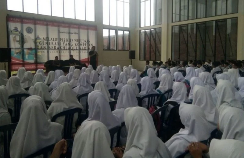 Pastikan Siswa Kerja sebelum Lulus,  SMK Mutu Gondanglegi Teken Kontrak dengan Dua Perusahaan Ternama