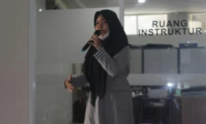 Ngabuburit, Siswa SMKMita Ikuti Lomba Stand up Comedy