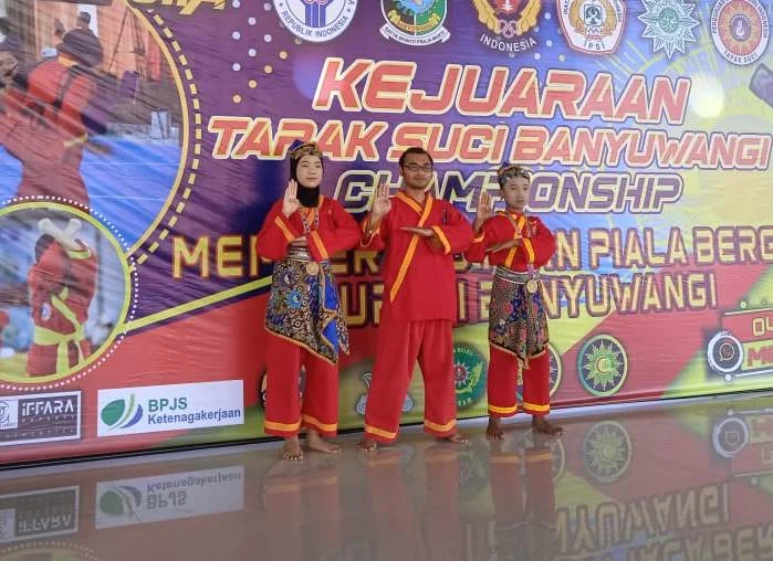 Satu Pelatih Antar Tiga Sekolah Raih Juara Silat