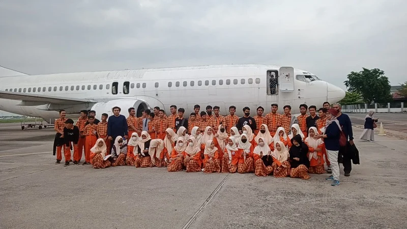 Di Lanudal Juanda Siswa Spemnas Belajar Pesawat Terbang