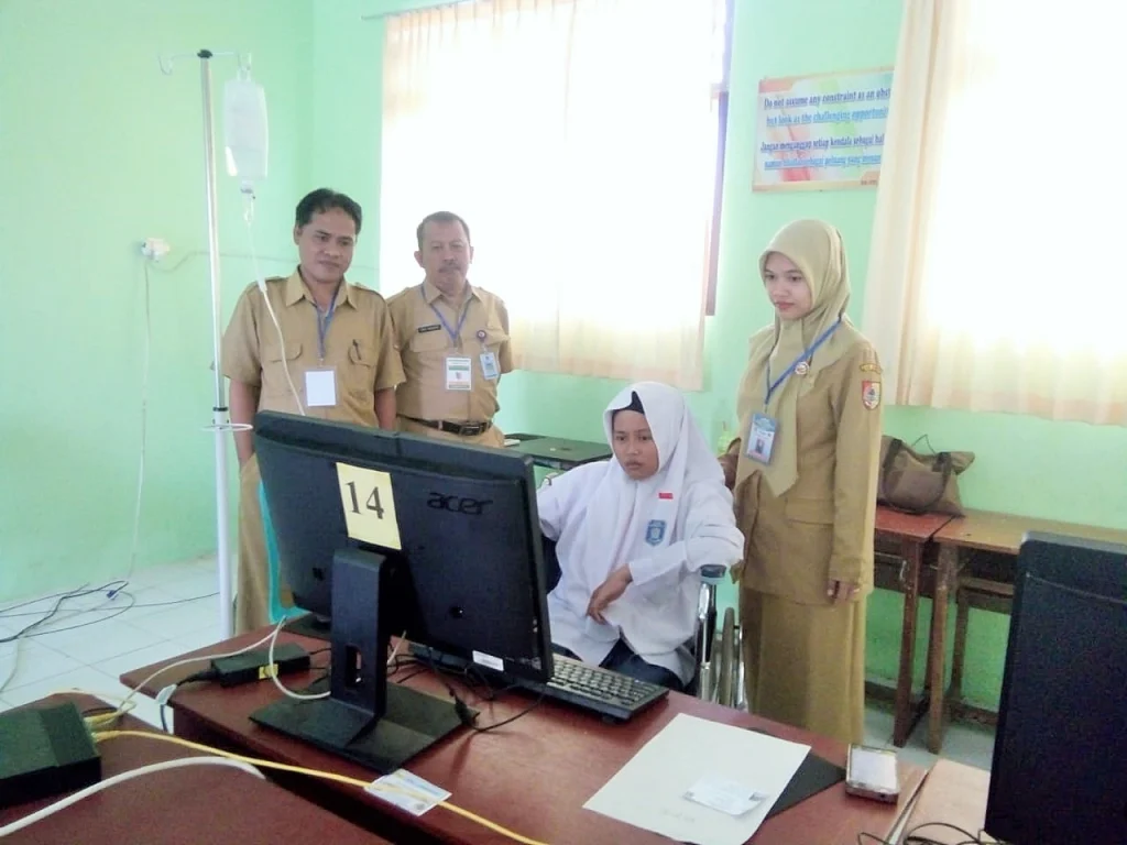 Kisah Dramatis! Lagi Rawat Inap, Siswa Ini ‘Diculik’ untuk Ujian Susulan