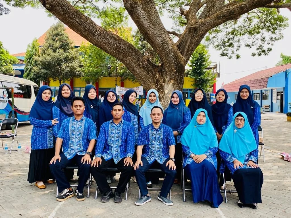 Kolaborasi Iwamulia dan IPM Hadirkan Hari Guru Nasional di SMP Mulia