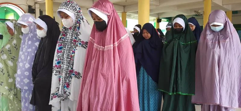 Tiga Sekolah Ini Adakan Shalat Ghaib untuk Tragedi Kanjuruhan