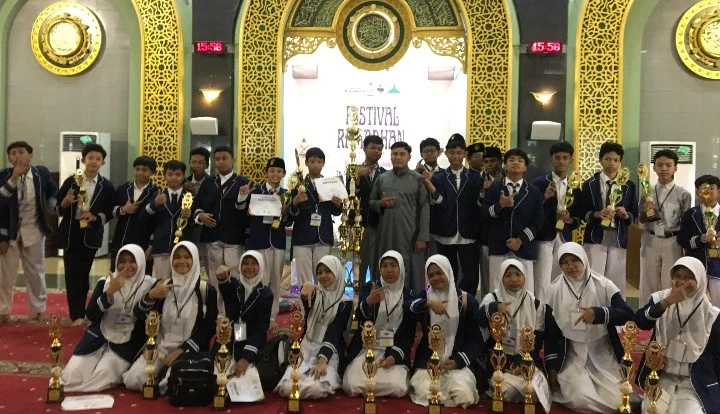 SMPM 7 Juara Umum Festival Ramadhan PDM Kota Surabaya