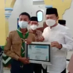 Bupati Lamongan Serahkan Piagam Tahfidh SMP Mutuba