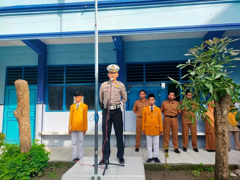 SMP Mutuba Datangkan Kanit Lantas untuk Ini