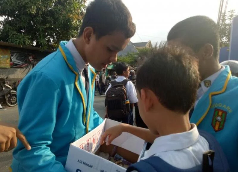 Gempa Lombok Menggerakkan Siswa SMP Ini Kumpulkan Dana