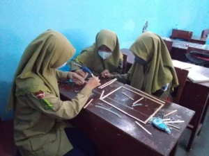 Pelajaran Entrepreneurship Spemutu, Siswa Kerjakan Dua Tugas Ini