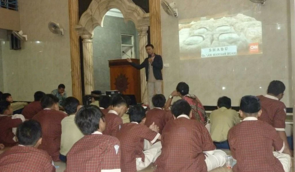 Tak Henti Beri Suluhan untuk Tangkal Kenakalan Remaja di (Eks) Lokalisasi