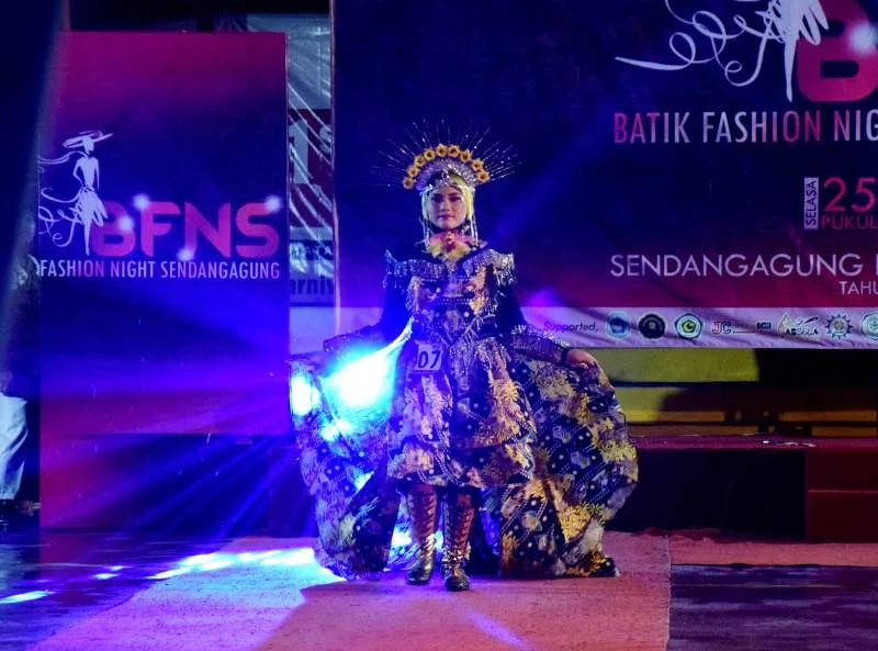 Siswa SMPM 12 Ikuti Fashion Show Batik Sendangagung