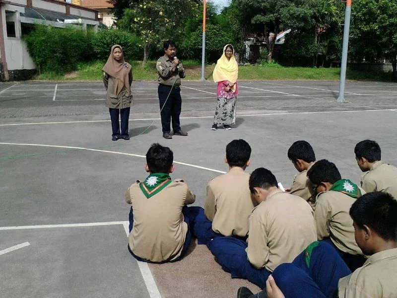 Kesempatan Spesial! Siswa SMPM 12 GKB Ber-English Voice Sekaligus Belajar Budaya India