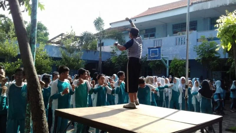 Senam Pagi Bersama untuk Tumbuhakan Kecintaan Berolah Raga dalam Diri Siswa