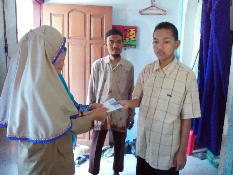 Rumah Siswa Terbakar, Teman-Temannya Langsung Galang Dana