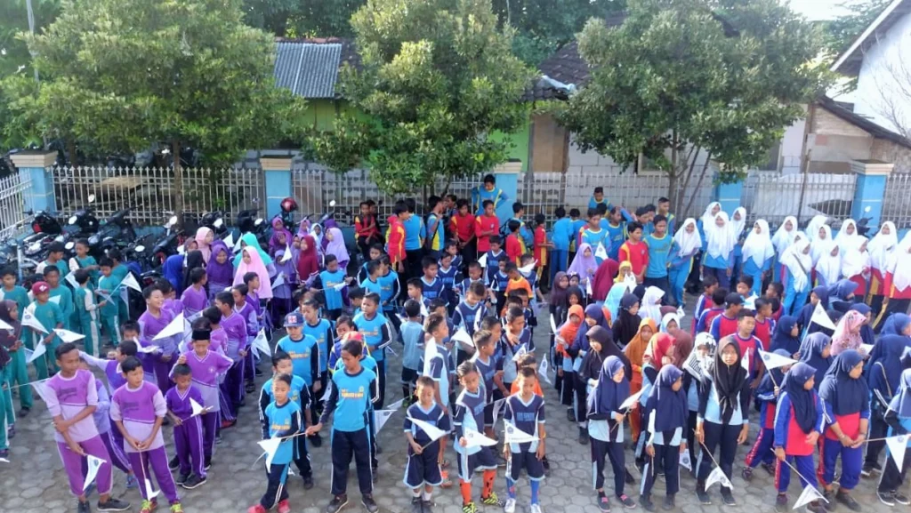 Meriahnya Perayaan Milad Sekolah di Tepi Bengawan Solo Ini