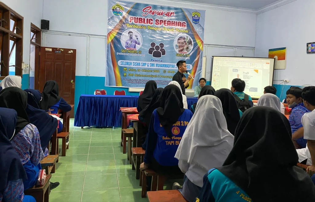 SMPM 2 Ponorogo Menggelar Seminar Public Speaking